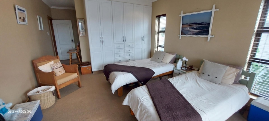 6 Bedroom Property for Sale in West Bank Eastern Cape